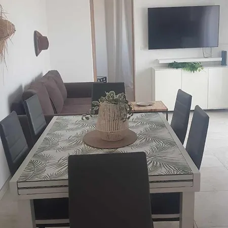 Apartment Beachfront T3 At Carine's Saint-Mandrier-sur-Mer
